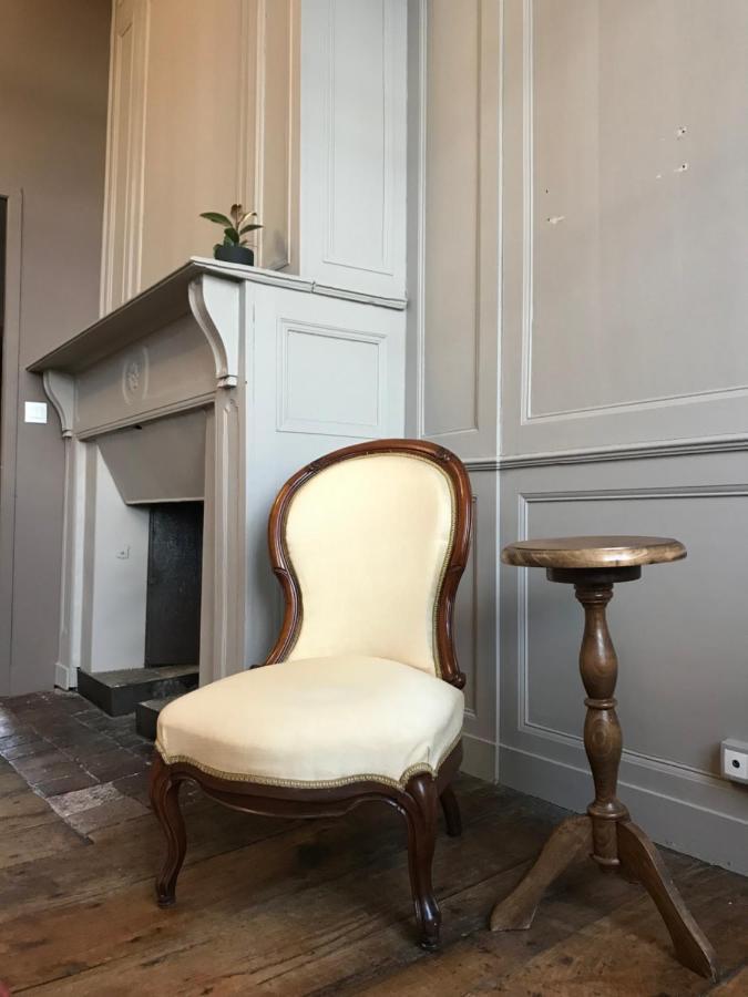 Mercier De Montigny - Les Chambres Du Beffroi - Spa Et Massage Fougères Exterior foto