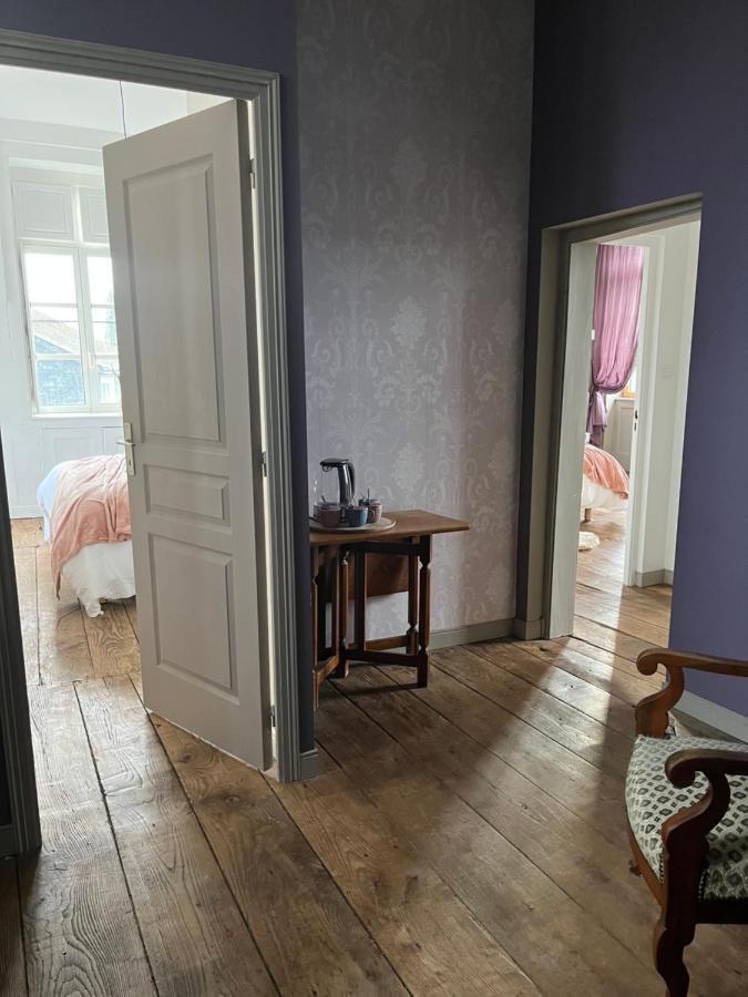 Mercier De Montigny - Les Chambres Du Beffroi - Spa Et Massage Fougères Exterior foto