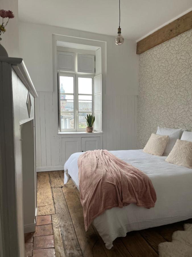 Mercier De Montigny - Les Chambres Du Beffroi - Spa Et Massage Fougères Exterior foto